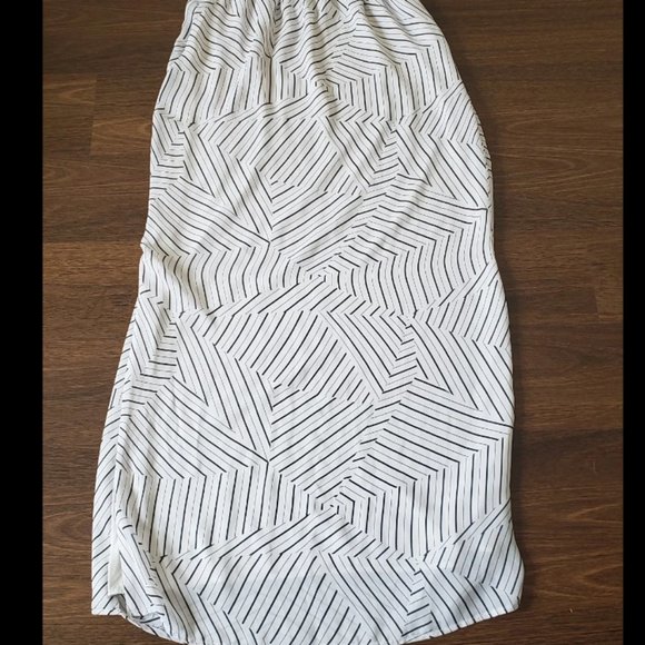Long Junior's Small Black and White Striped Skirt from Worthington - Picture 3 of 4